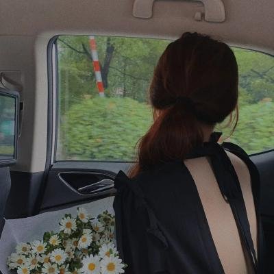 采蘑菇的夫妻